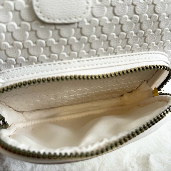 *NEW* Disney Minnie Mouse Weekender/Overnight /Duffle Travel Bag - Picture 9 of 11